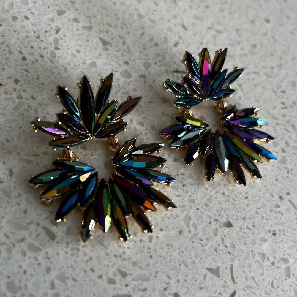 Glamorous Rhinestone Flower‎ Shaped Drop Earrings - Picture 4 of 9